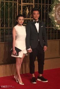 男女明星热吻图片,浪漫火花四溢，甜蜜瞬间定格